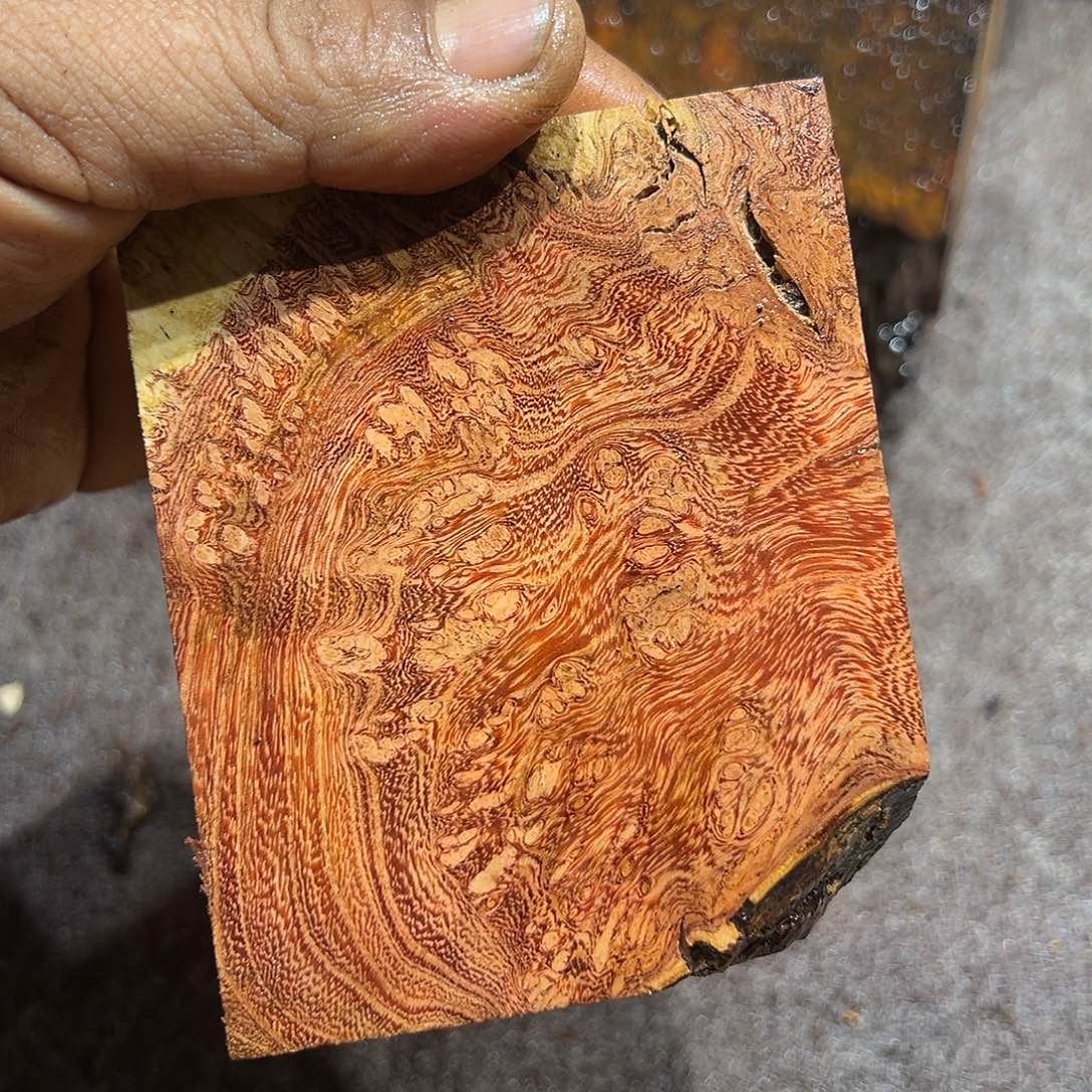 非洲檀香无事牌山**画