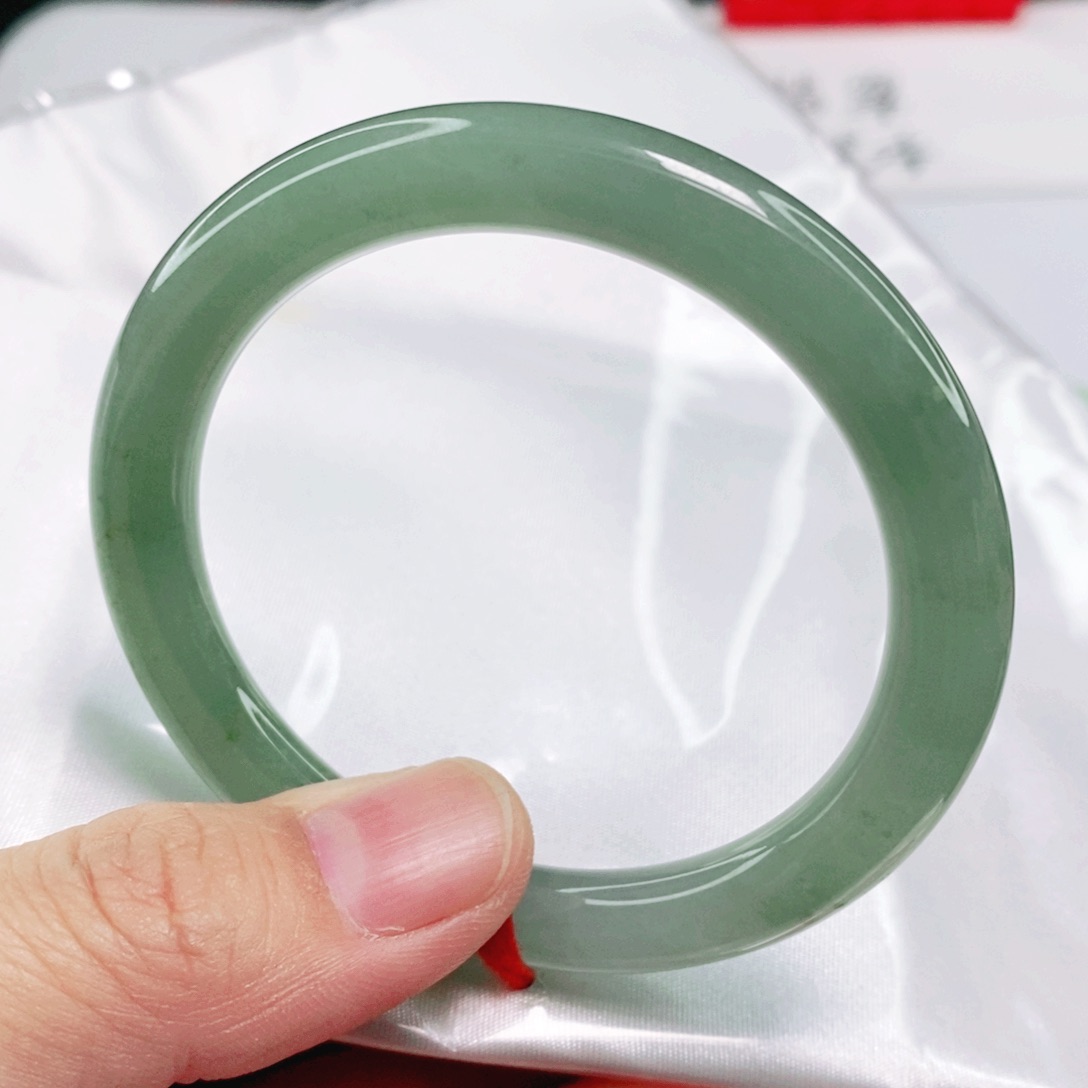 未镶嵌手镯翡翠52.8圈口圆条完整