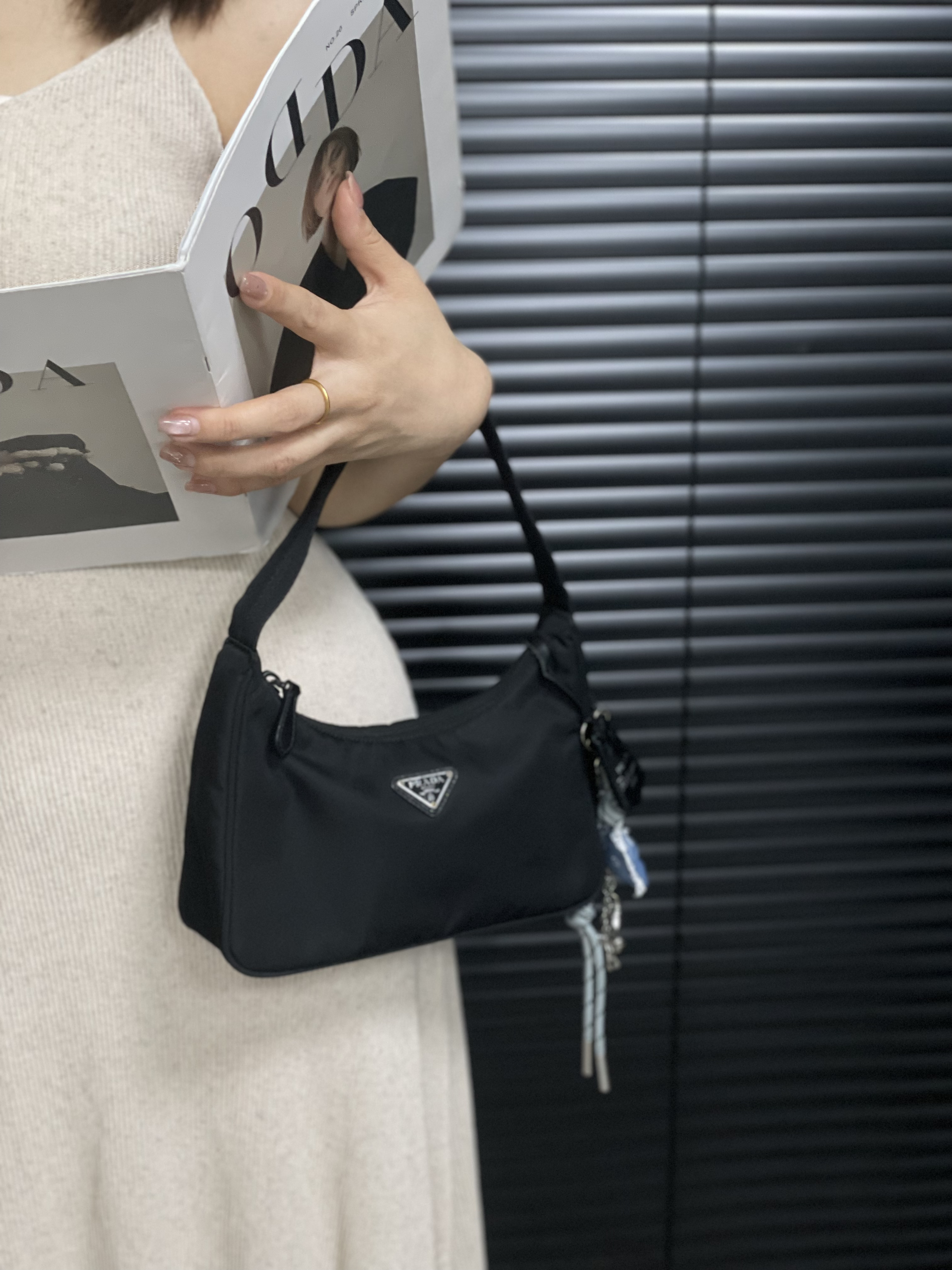 95新 Prada/普拉达 阿白奢品/普拉达hobo黑色手提包