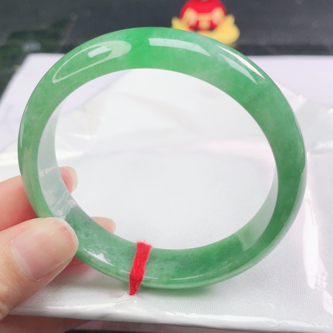 翡翠未镶嵌手镯正