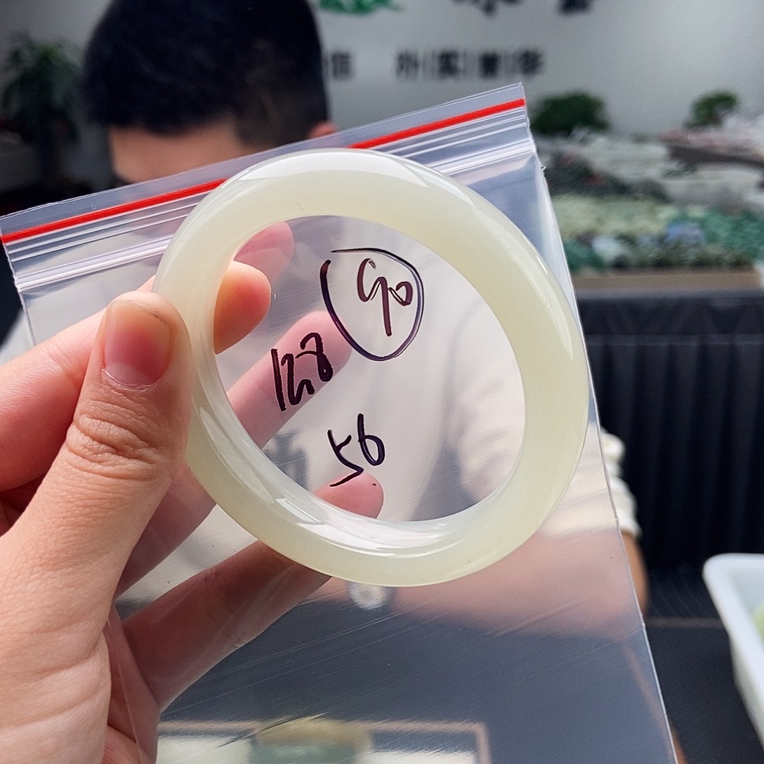 和田玉未镶嵌手镯颜色多样性发拍一发一