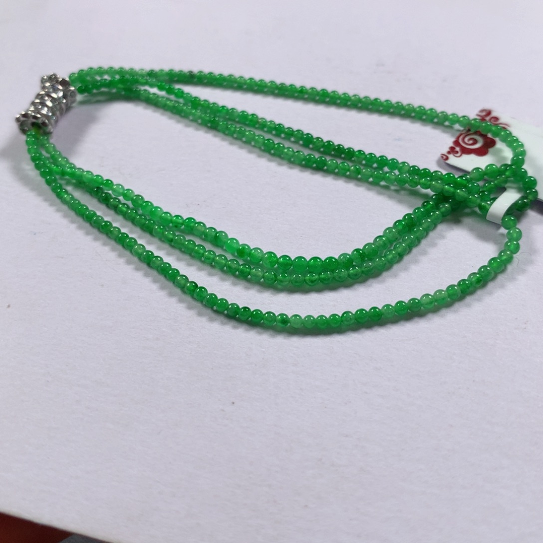 翡翠颈饰未镶嵌手串