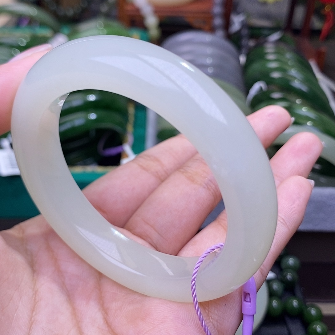 和田玉老矿冰晴水梨白清货手镯54.5圈未镶嵌