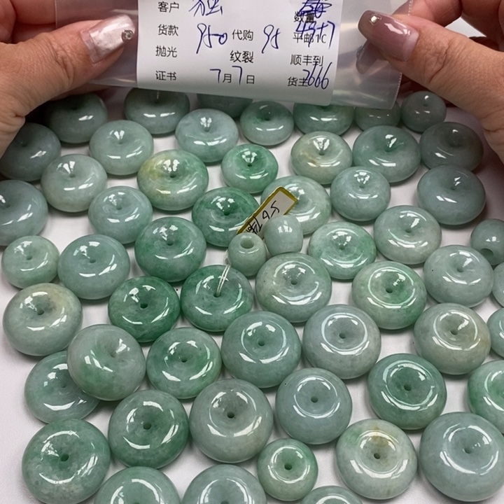 翡翠未镶嵌颈饰独**薇天然翡翠