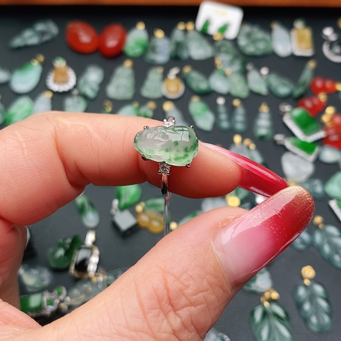 翡翠戒指银S925镶嵌王*予戒指