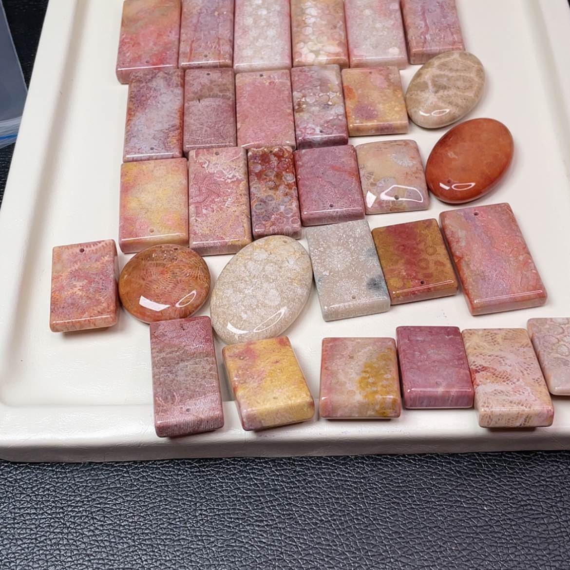 【闪购商品】未镶嵌吊坠(赠链)硅化玉杰*哥