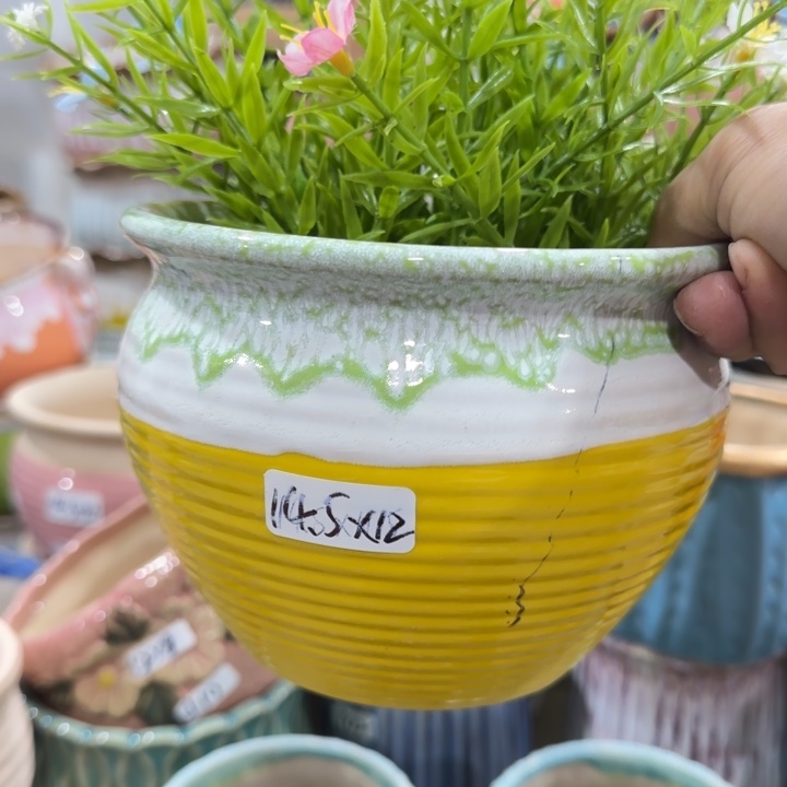 凑9块包邮，有孔，陶瓷花盆