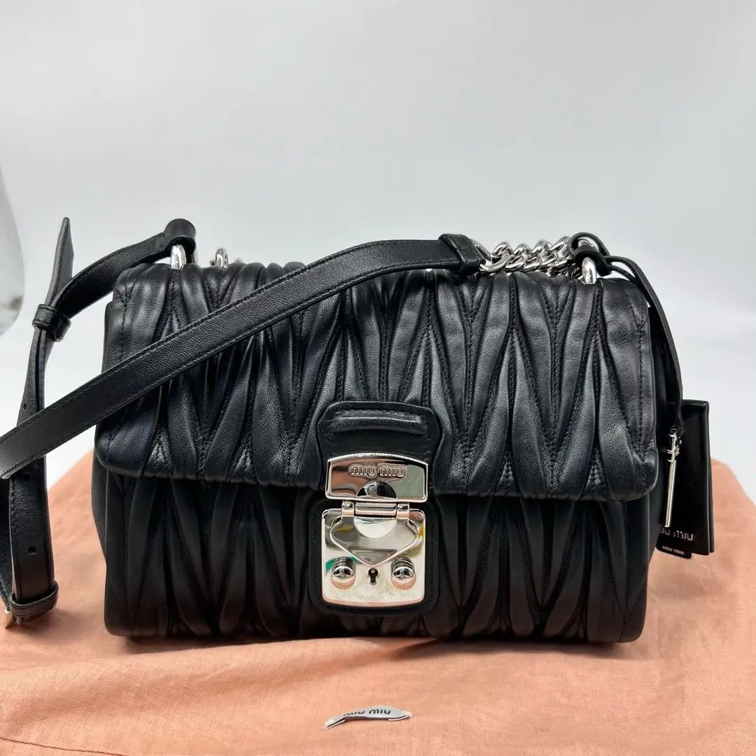 95新 MIU MIU/缪缪 缪缪褶皱斜挎包  21331