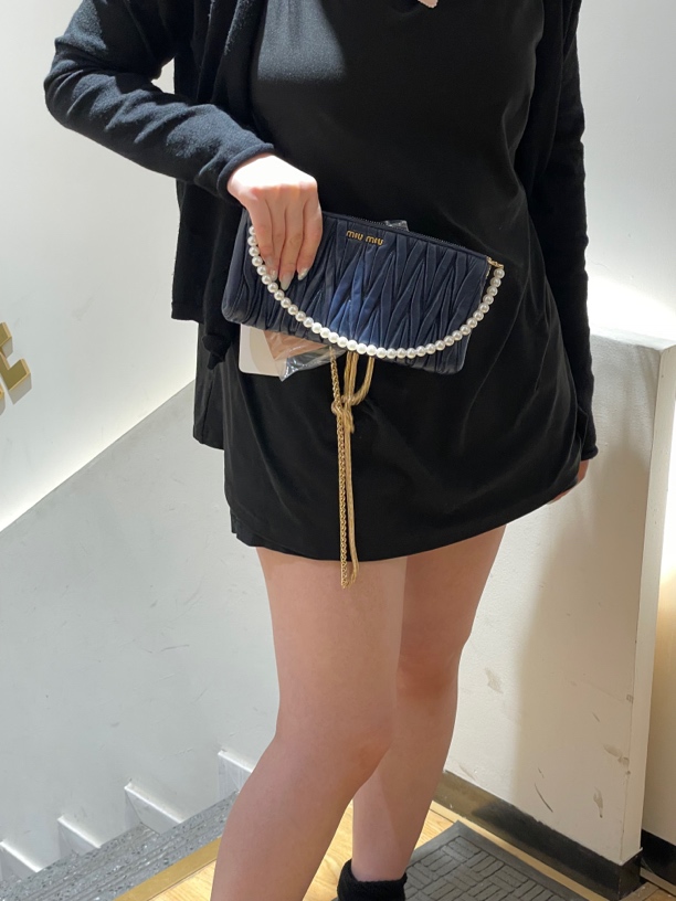95新 MIU MIU/缪缪 御古屋/17320/深蓝色手拿包