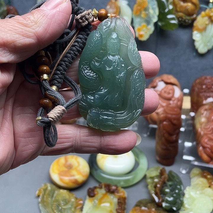 蛇纹石玉未镶嵌挂件