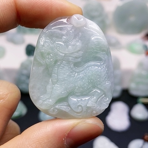 翡翠颈饰未镶嵌吊坠