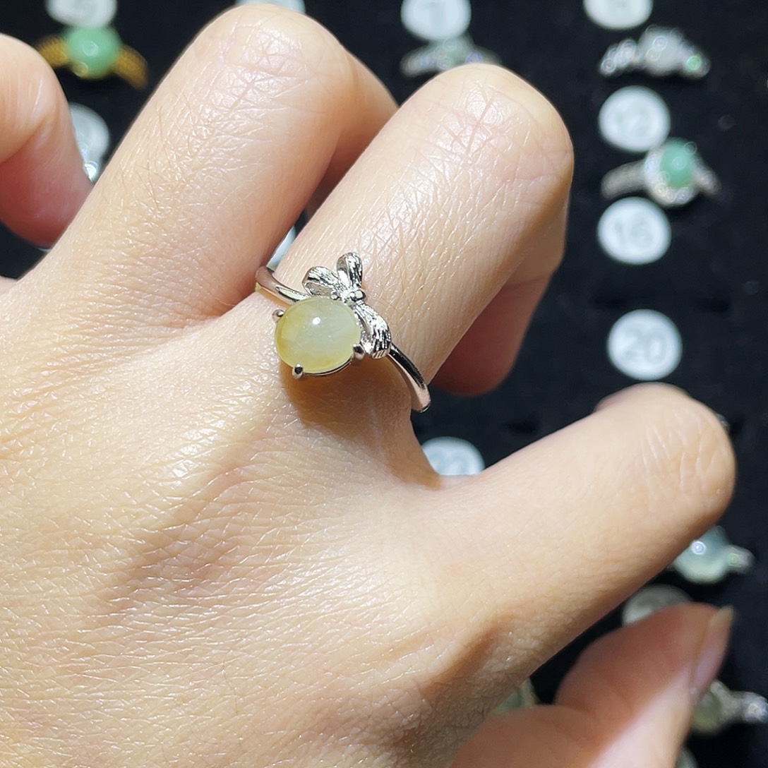 翡翠未镶嵌戒指戒指