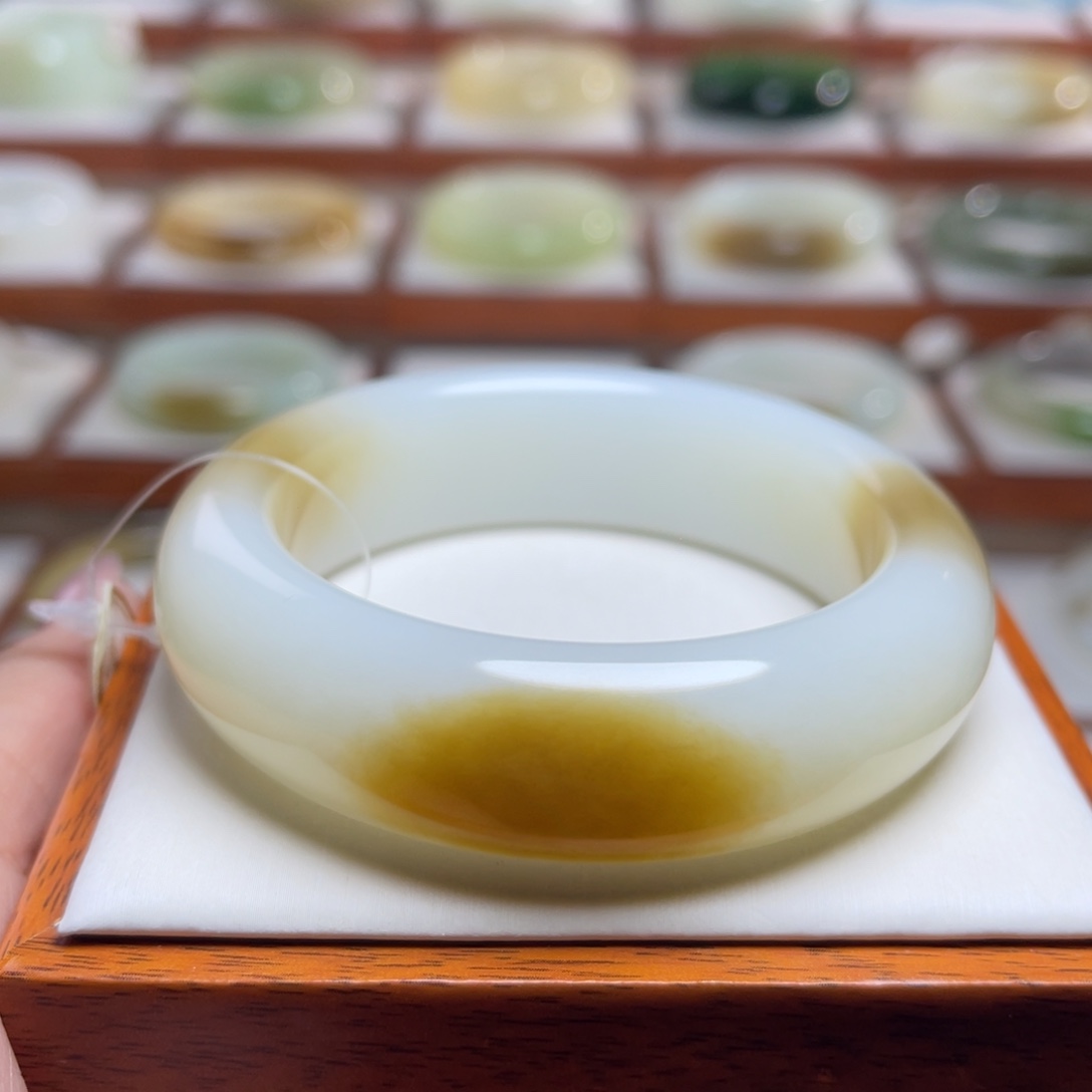 【闪购商品】未镶嵌手镯和田玉七***猫