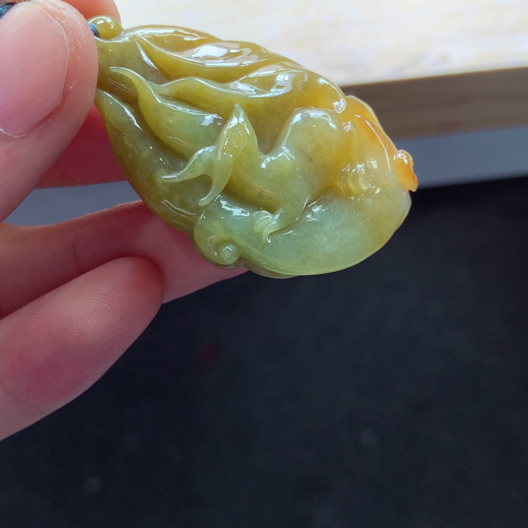 翡翠颈饰未镶嵌吊坠