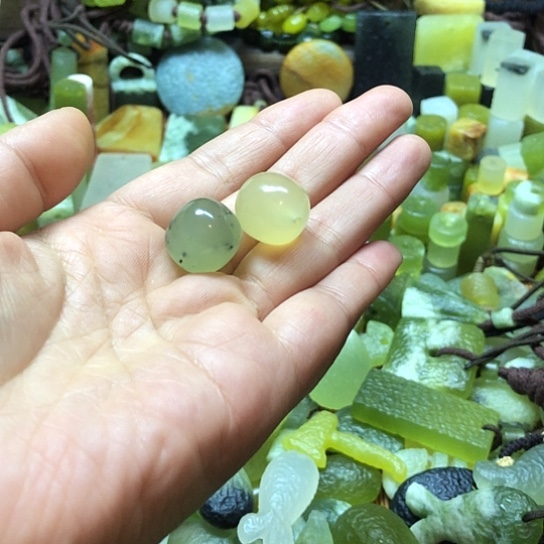 未镶嵌岫玉吊坠泰****击