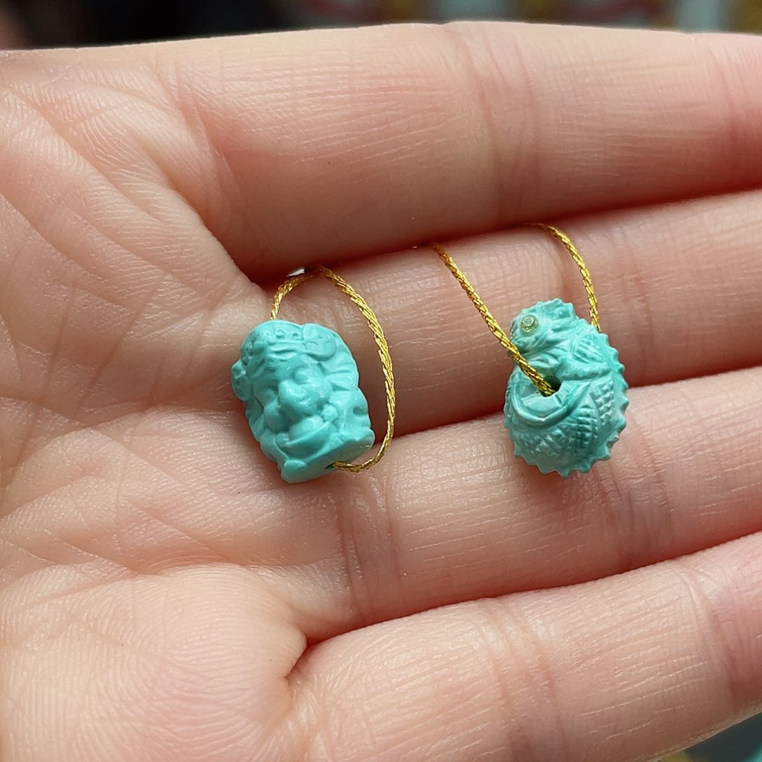 绿松石颈饰未镶嵌