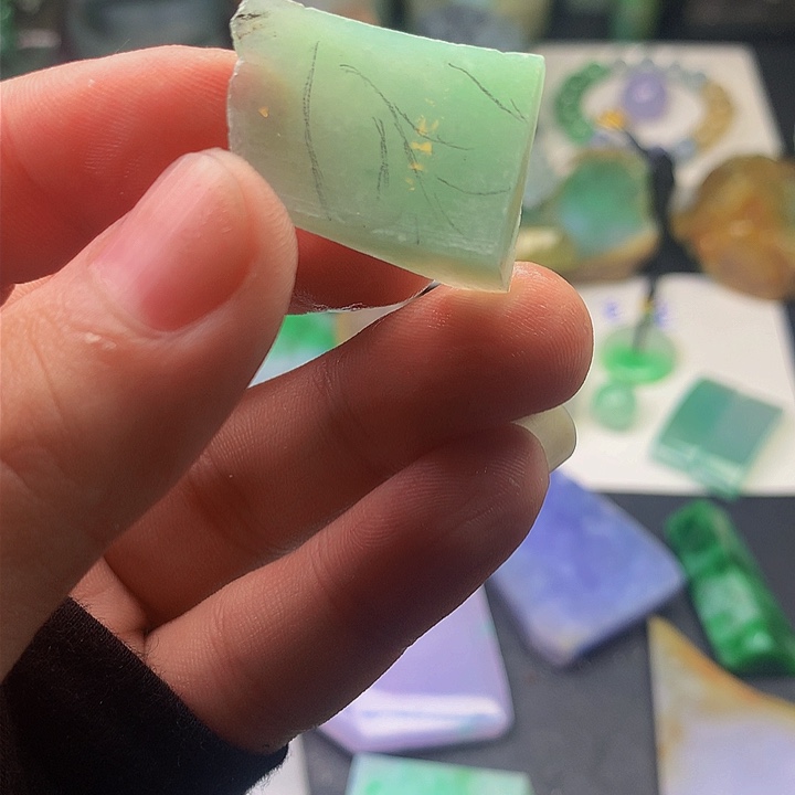 翡翠挂件未镶嵌料子