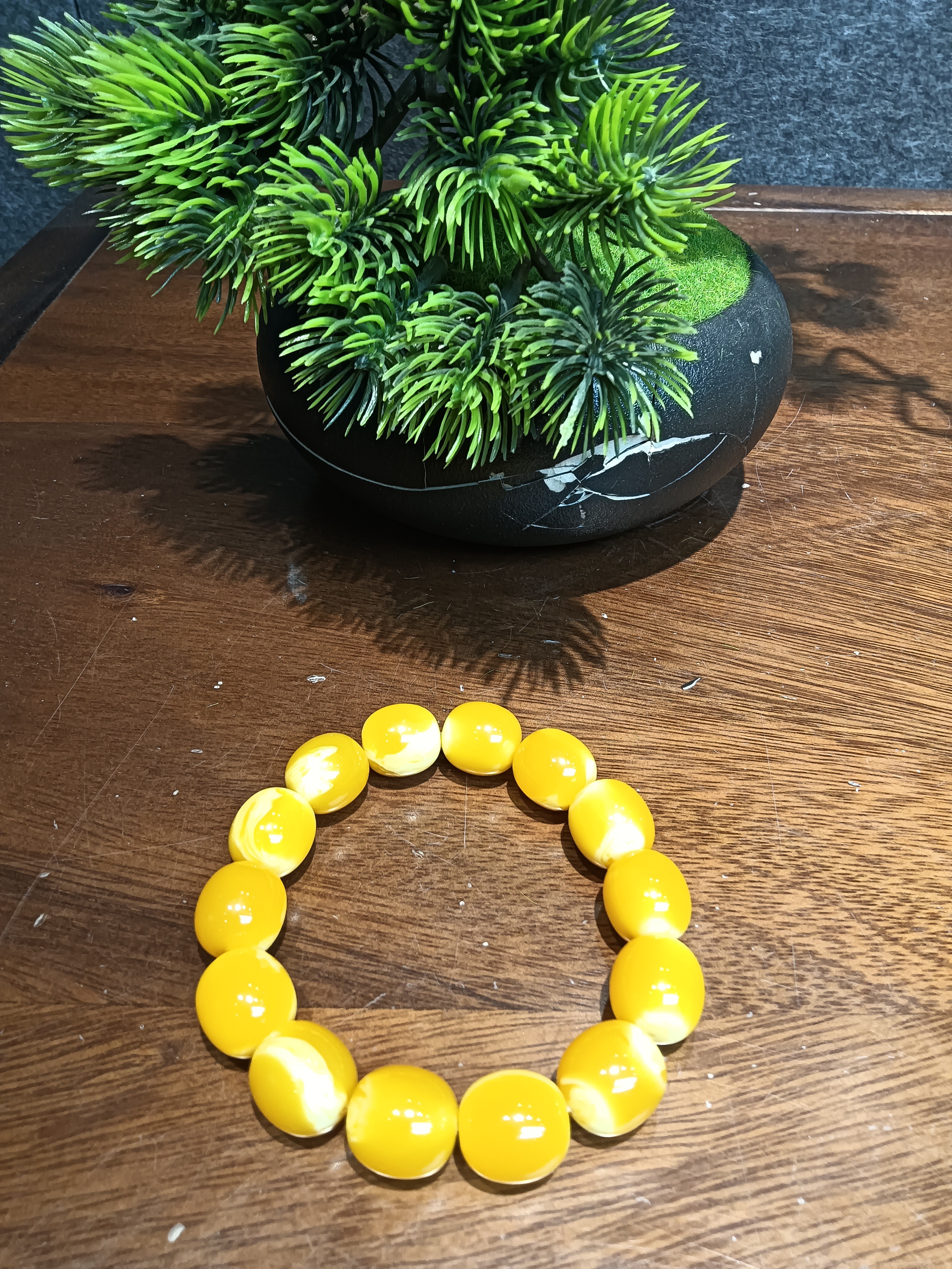 鹅黄飘花蜜蜡桶珠手串