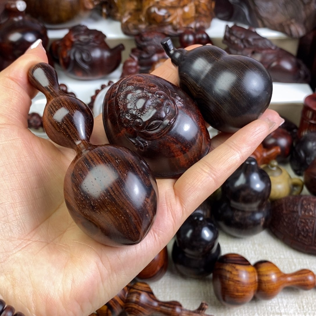 小***裴木小叶紫檀富甲微凹葫芦