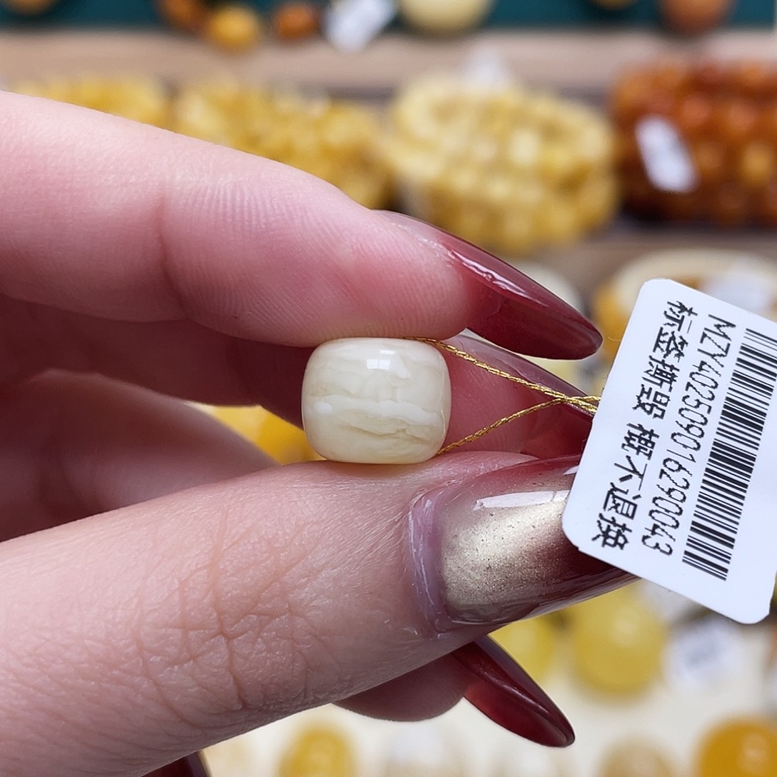 蜜蜡未镶嵌珠宝奇石10.9*8.9mm妖花老型沁色