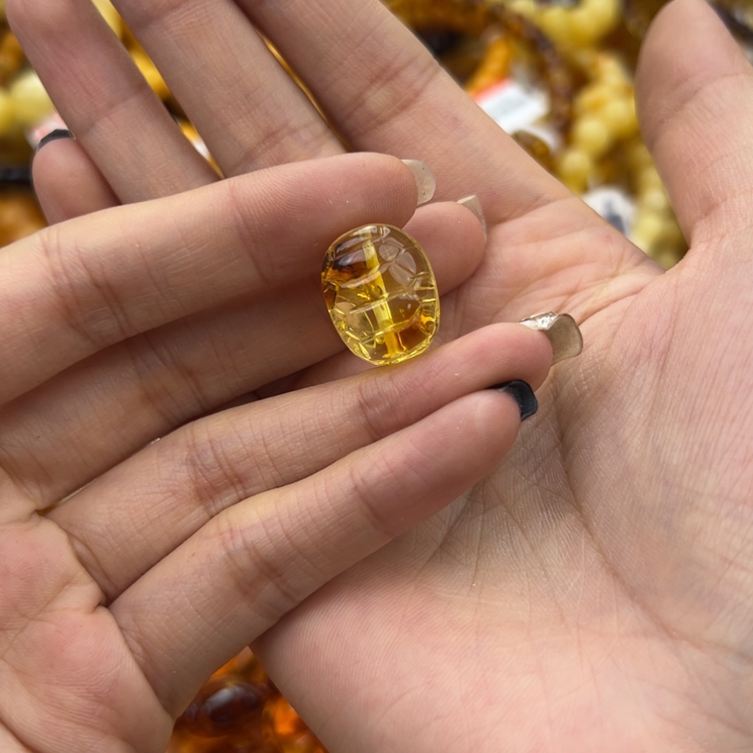 琥珀珠宝奇石未镶嵌