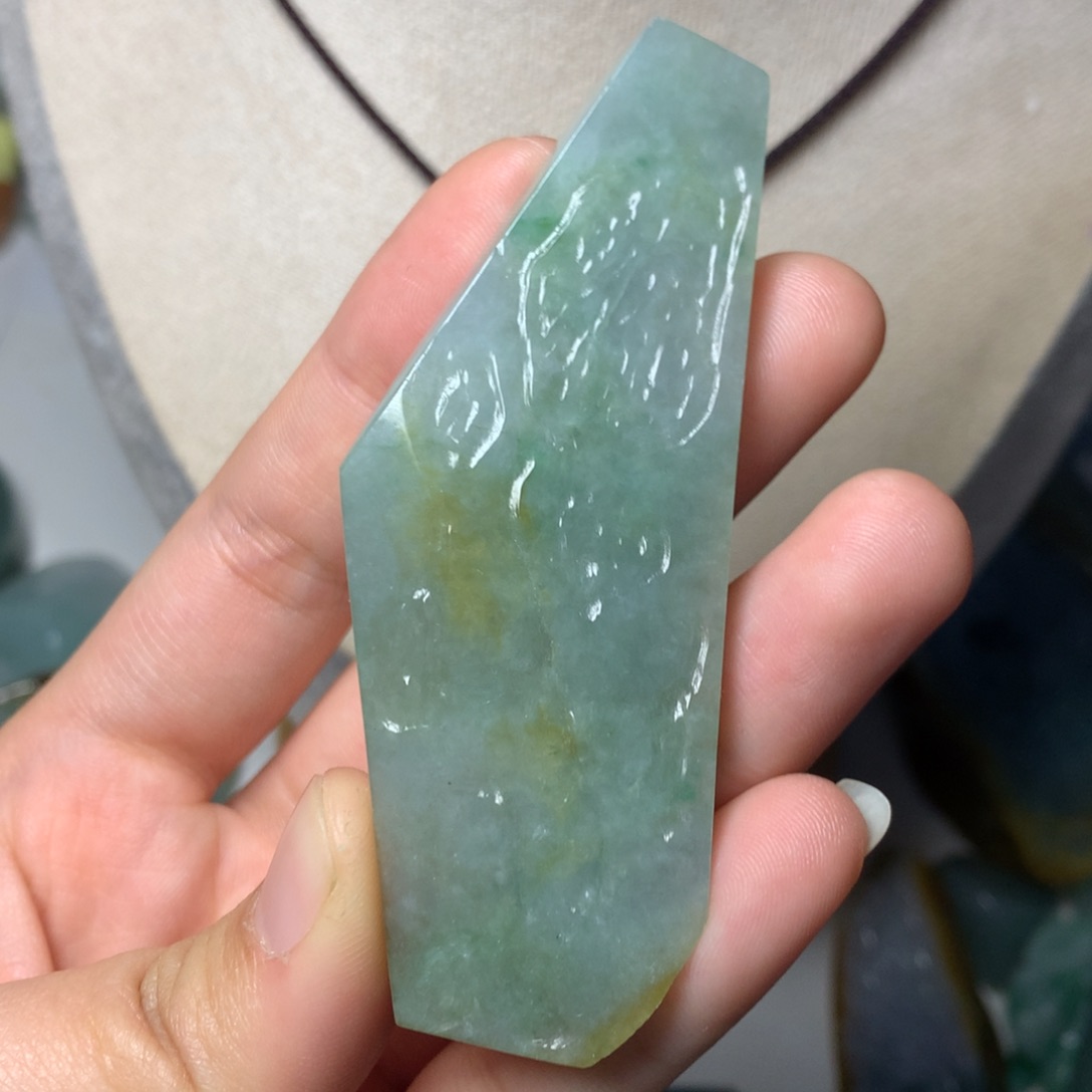 翡翠颈饰未镶嵌吊坠