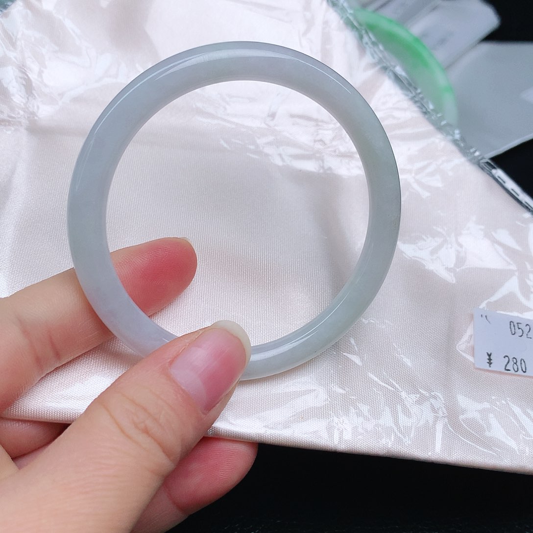 翡翠手镯未镶嵌052xcvbnn