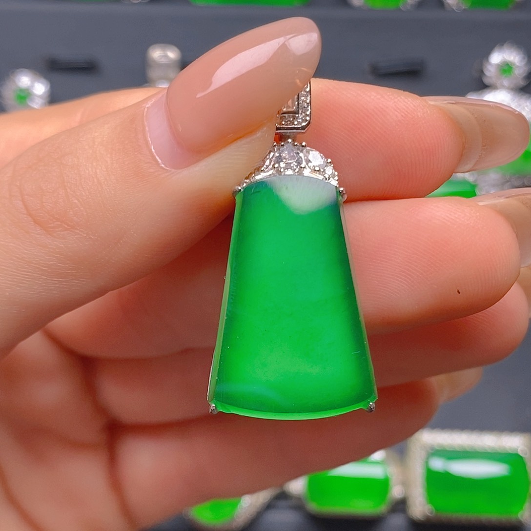 颈饰银S925镶嵌翡翠