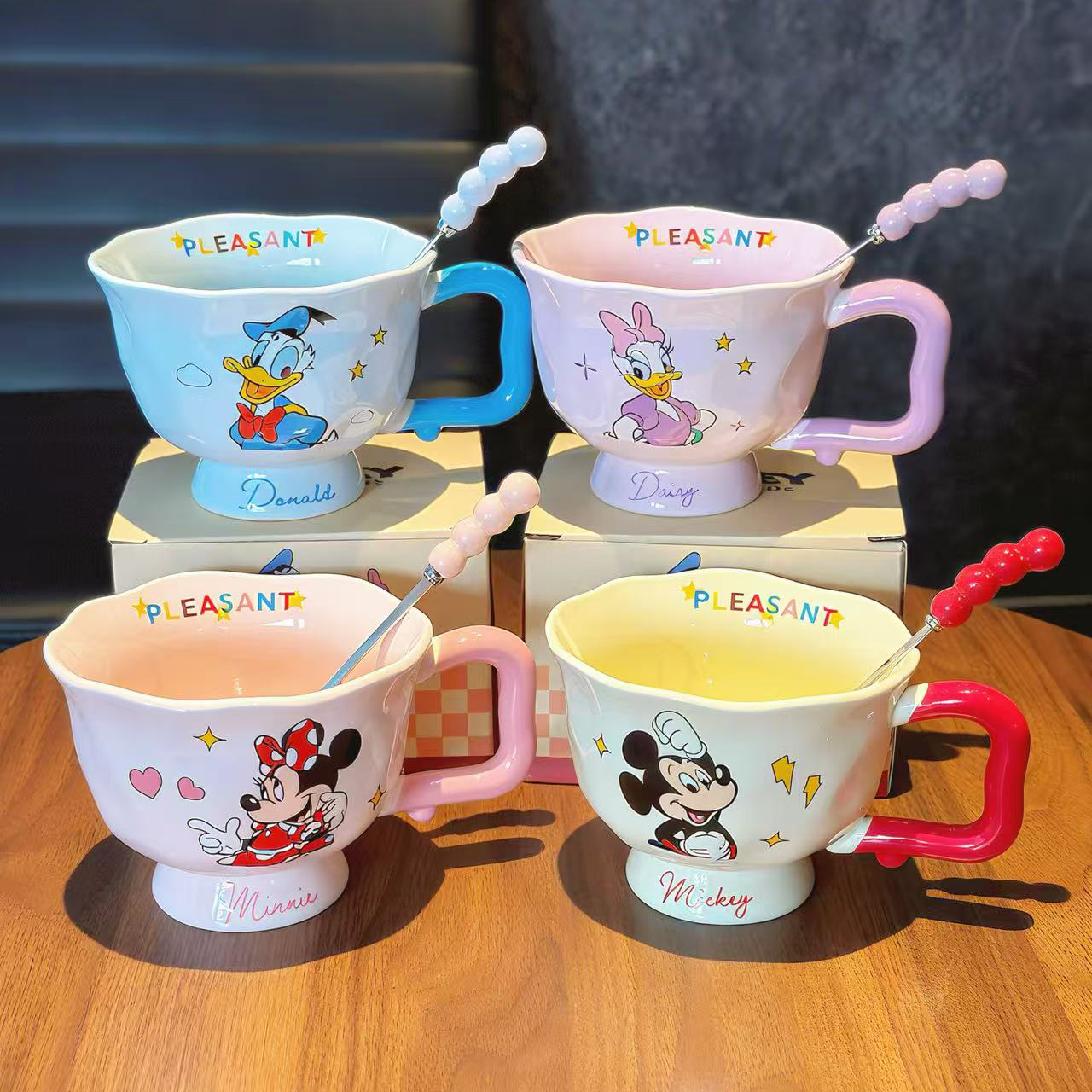 迪士尼正版授权马克杯可爱高脚杯情侣水杯家用杯陶瓷杯子生日礼物