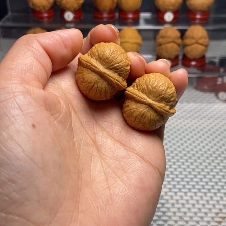 文玩核桃把件10粗筋小钢炮