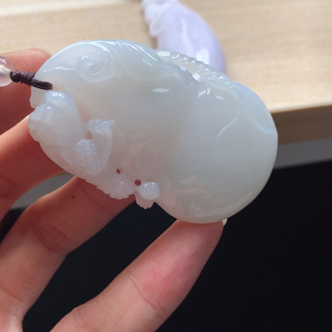 颈饰未镶嵌翡翠吊坠