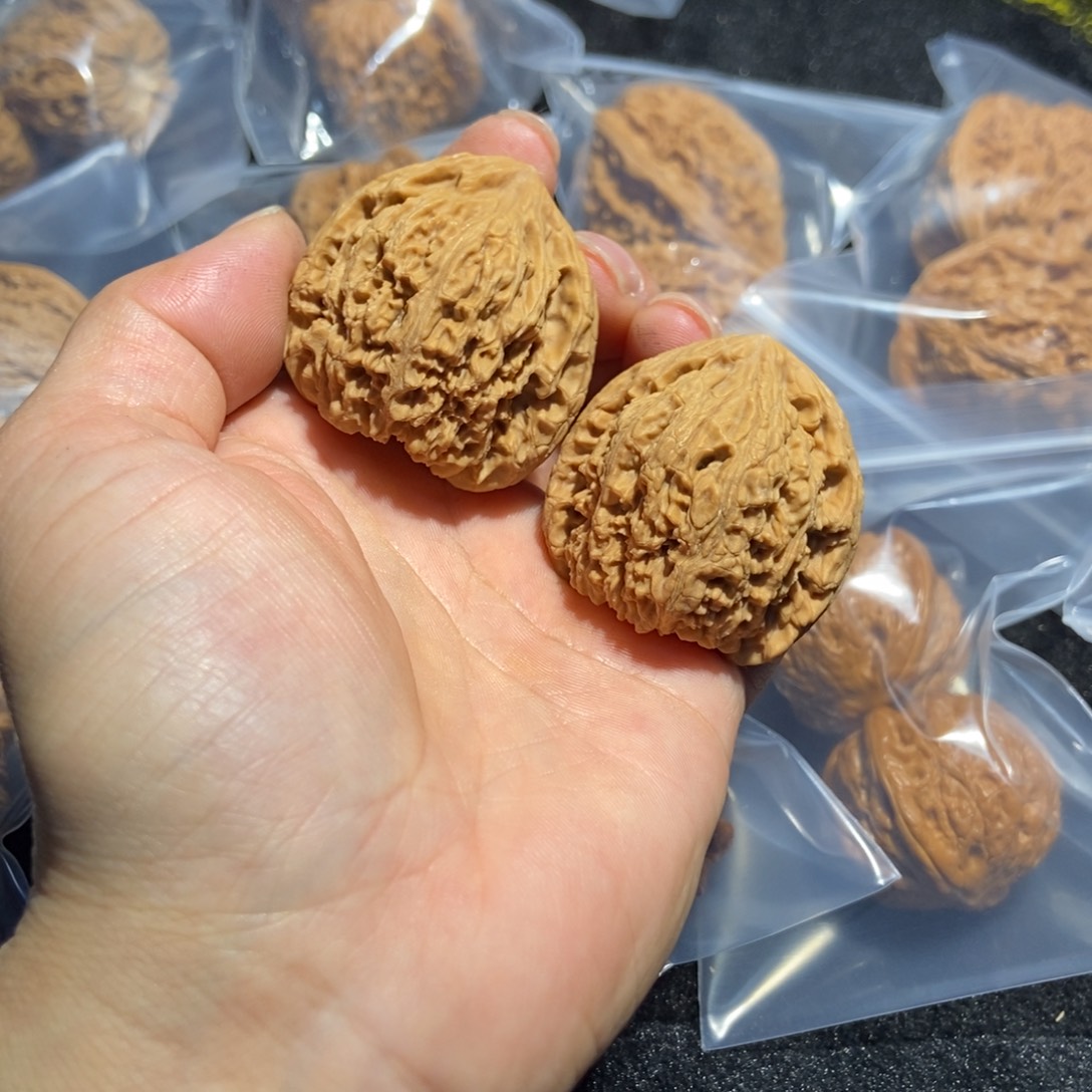 吊坠文玩核桃喔头南疆石84