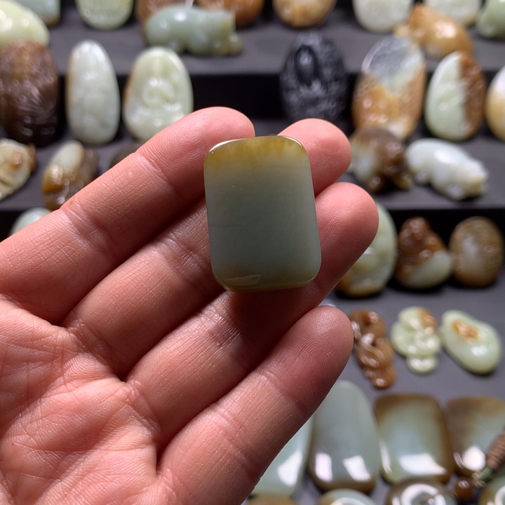 和田玉（糖玉）颈饰未镶嵌