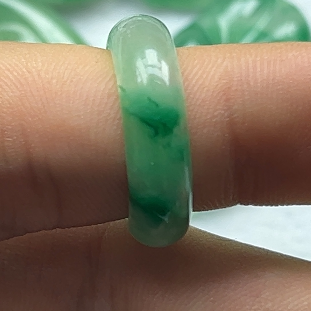 石英质玉颈饰未镶嵌恰**动