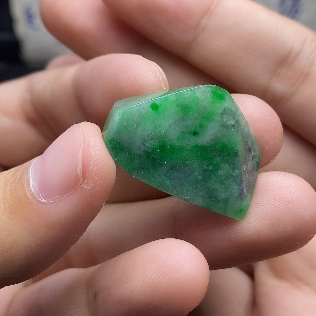 定制翡翠未镶嵌翡翠