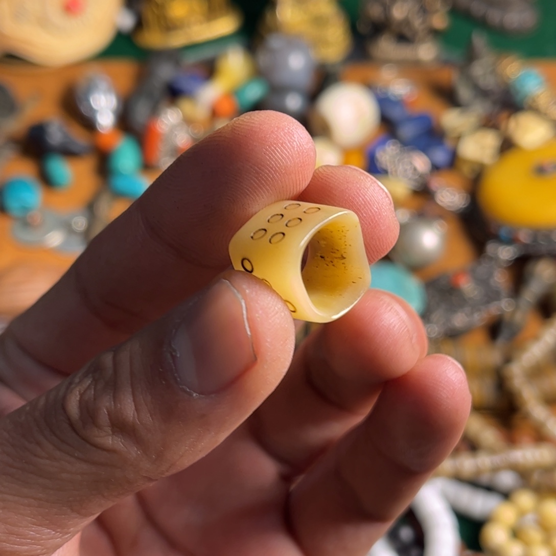 大叶紫檀（黑酸枝木类）