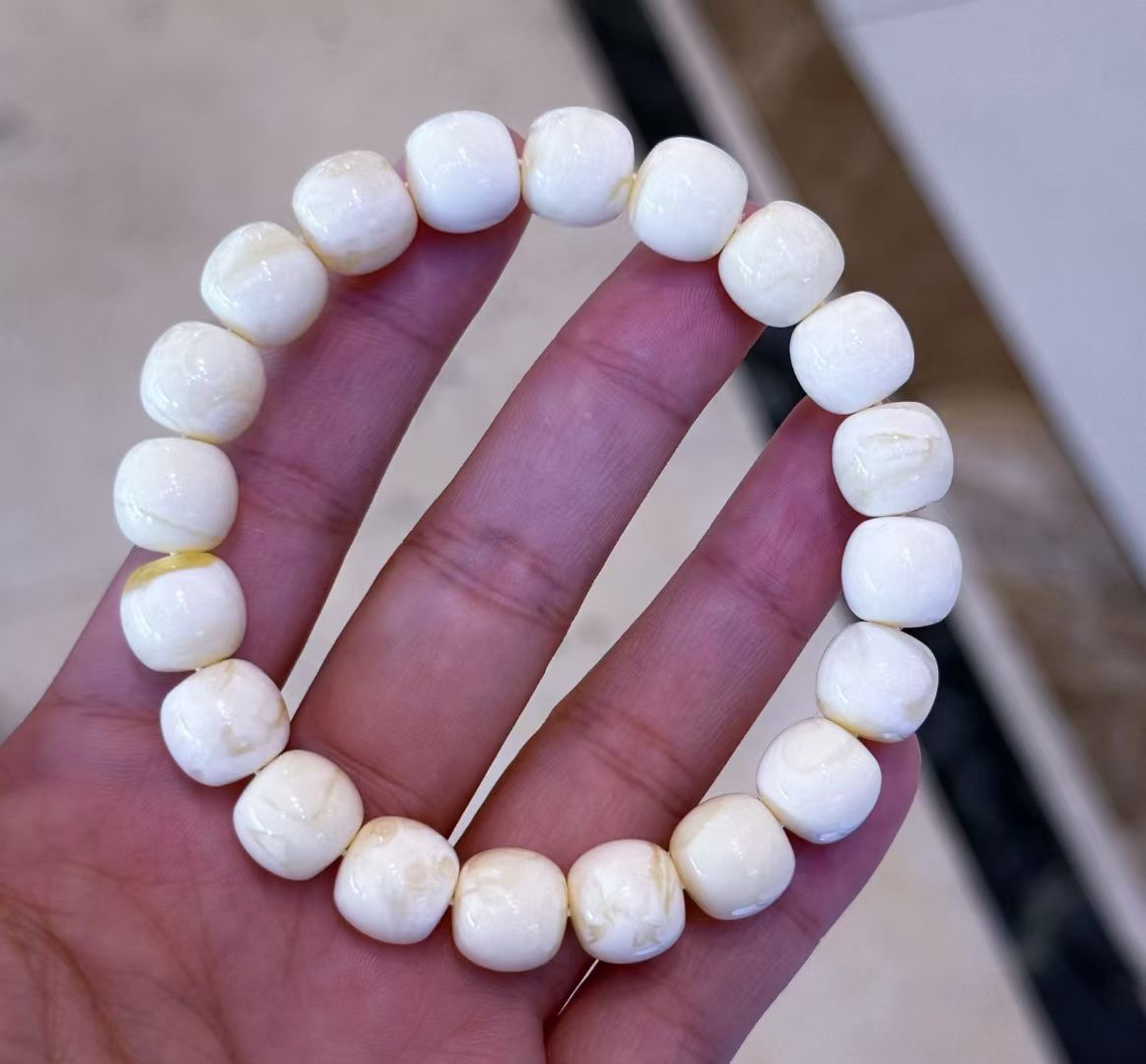 精品，11mm瓷白蜜蜡精工老型手串