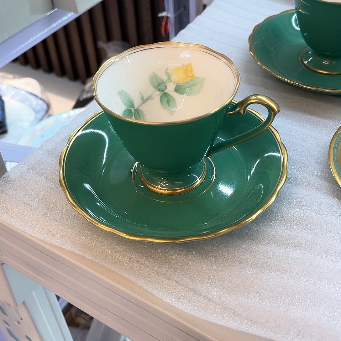 盖碗在家门口吃完早餐回来吃