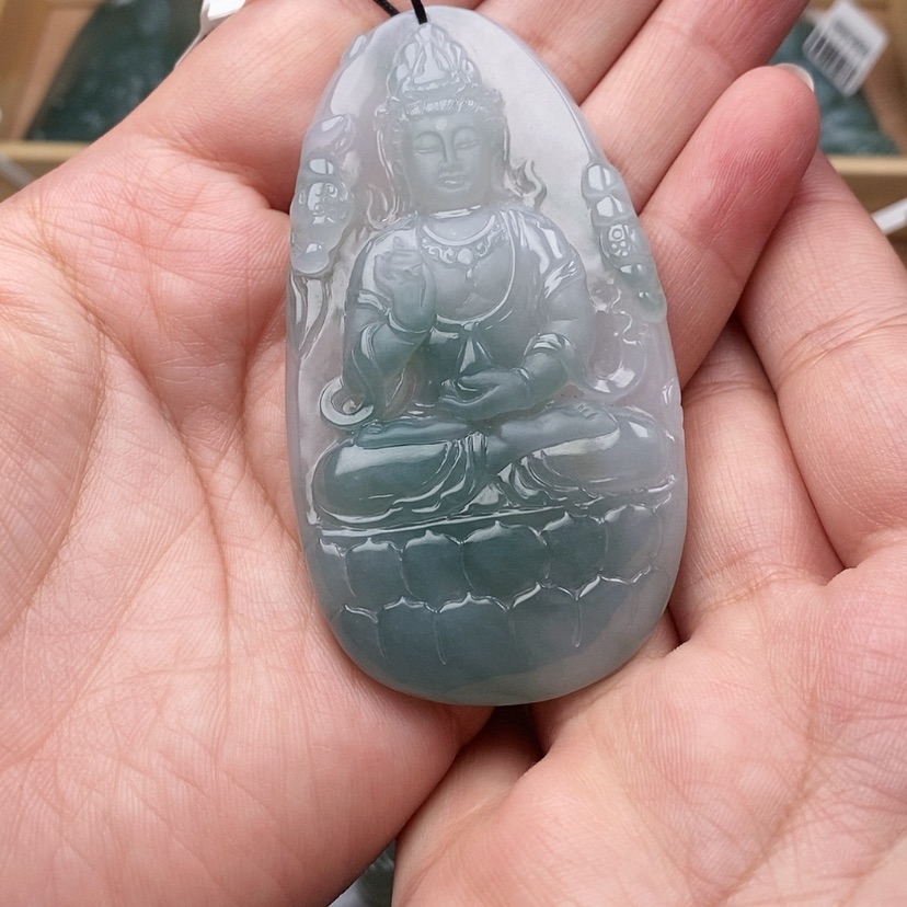 【闪购商品】翡翠颈饰未镶嵌过**真。