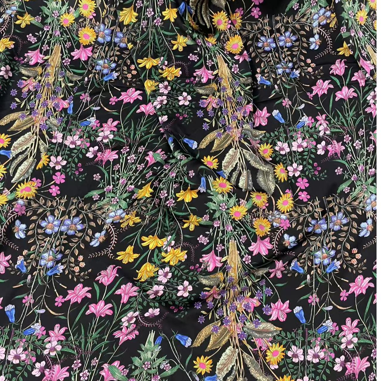 田园风仿醋酸面料 透气柔软舒适女装面料