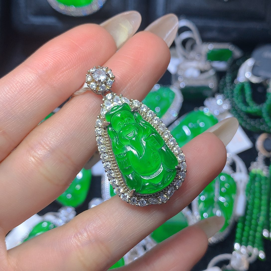 翡翠颈饰银S925镶嵌翡翠