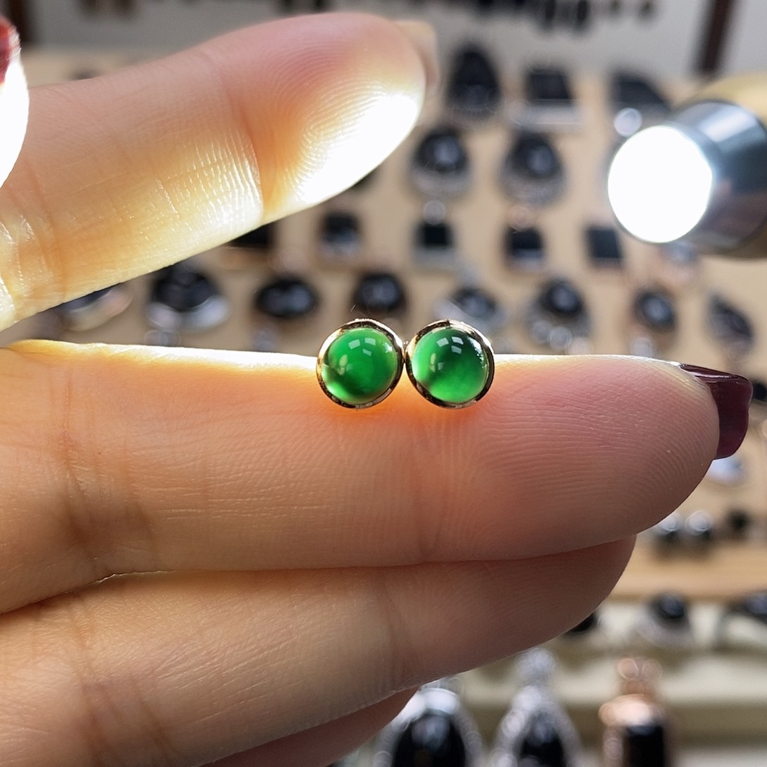 翡翠耳饰18K金镶嵌墨翠