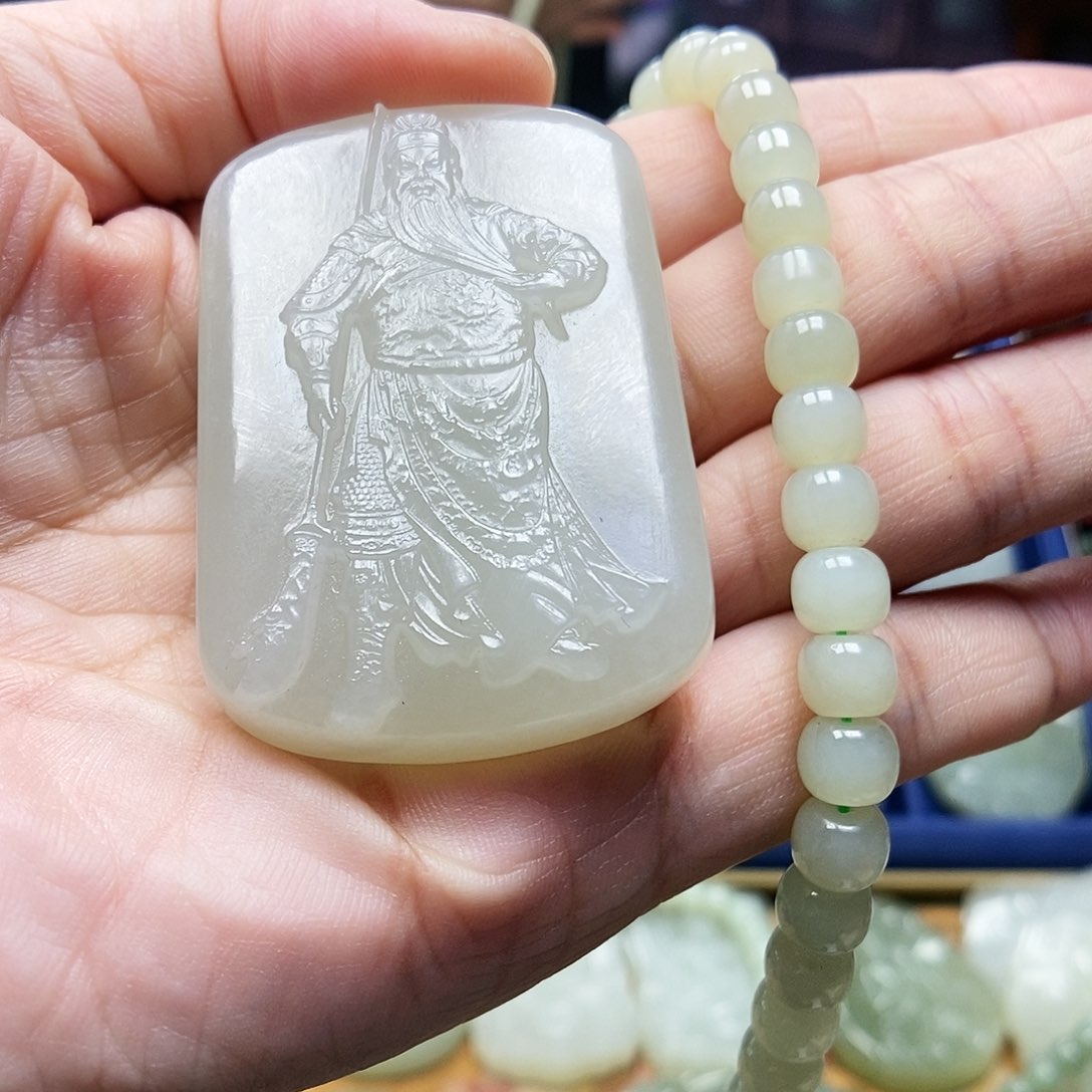 和田玉颈饰未镶嵌心**选