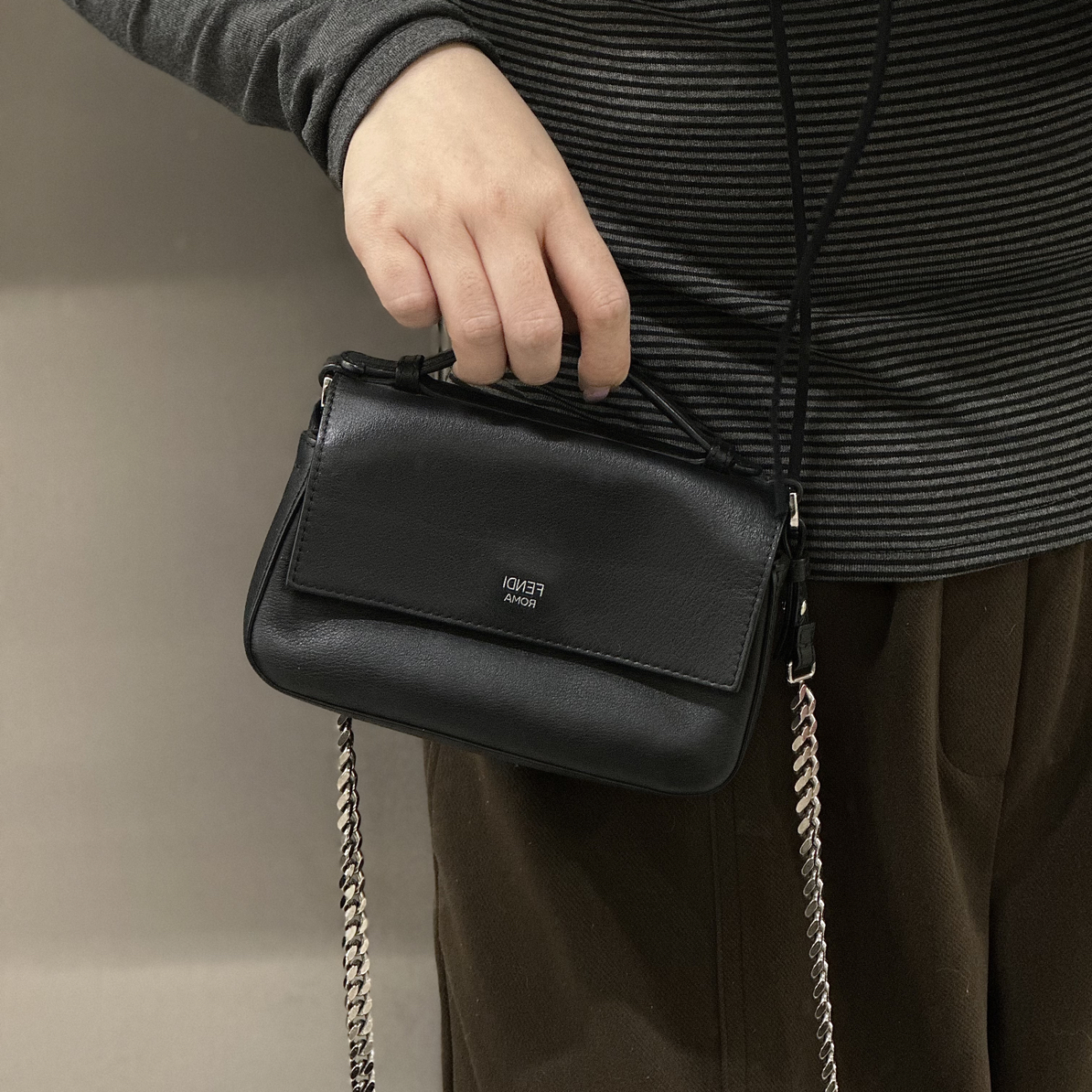 95新 FENDI/芬迪 双面邮差斜挎包单肩包