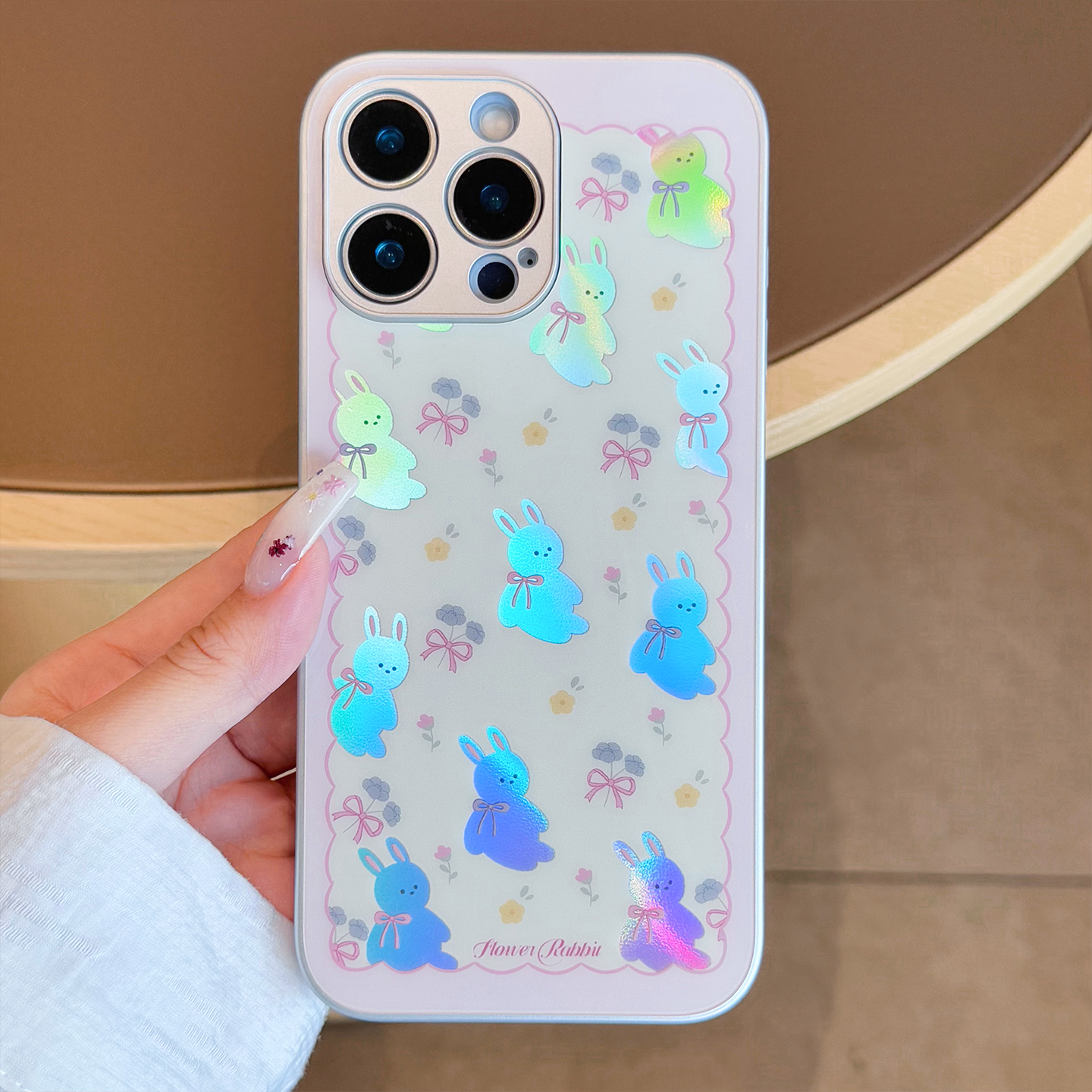 【苹果/华为/荣耀/OPPO/vivo/小米】镂空兔子适用炫彩镭射女手机壳