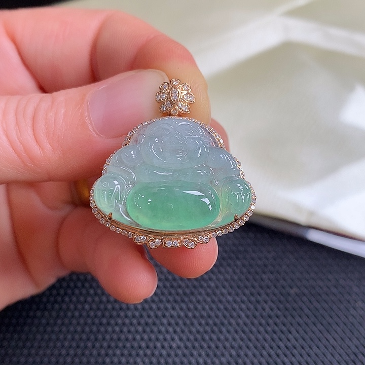 翡翠18K金镶嵌颈饰