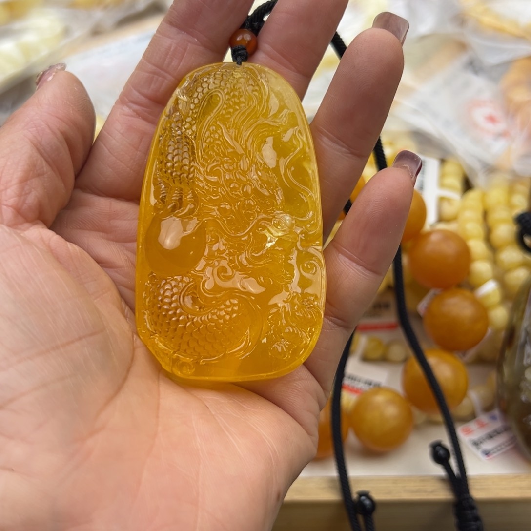 琥珀珠宝奇石未镶嵌