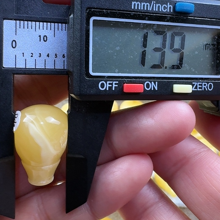 蜜蜡未镶嵌裸石19