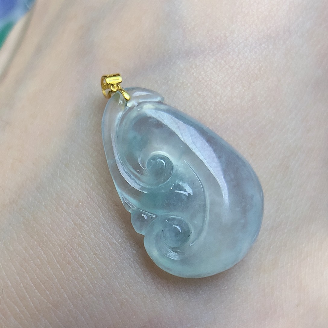 翡翠18K金镶嵌颈饰888888888888