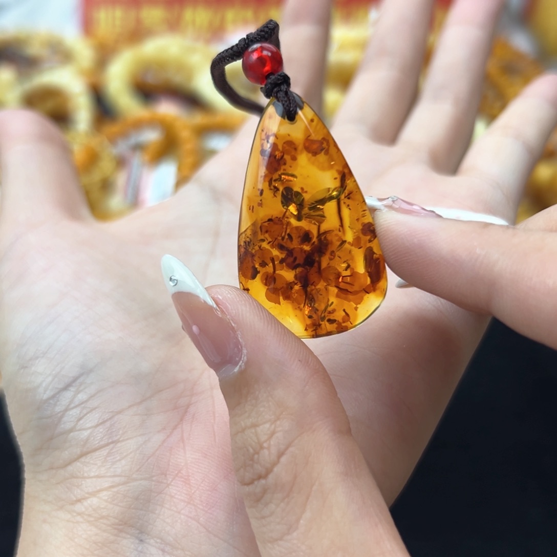 琥珀珠宝奇石未镶嵌